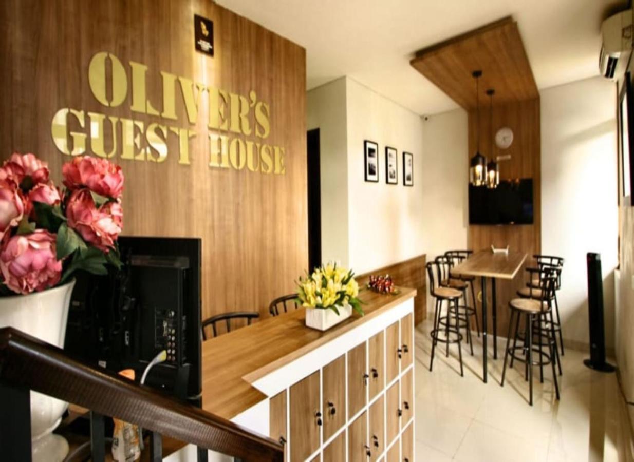 Oliver'S Guest House Tangerang Luaran gambar